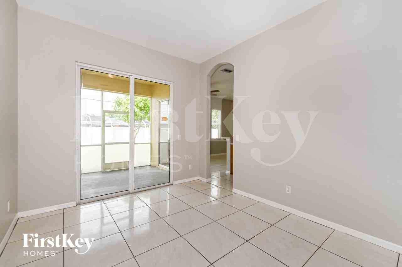 1425 Archer St - Photo 5 of 17