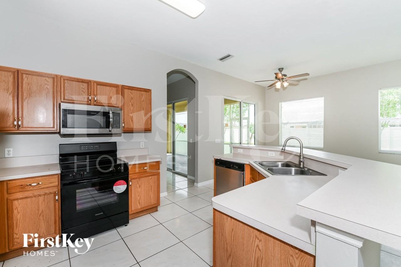 1425 Archer St - Photo 7 of 17