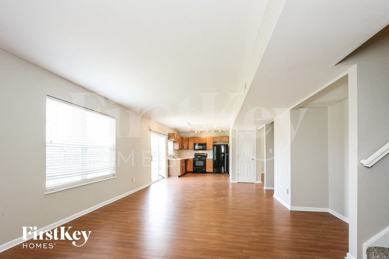 935 Kitner Ave - Photo 3 of 14