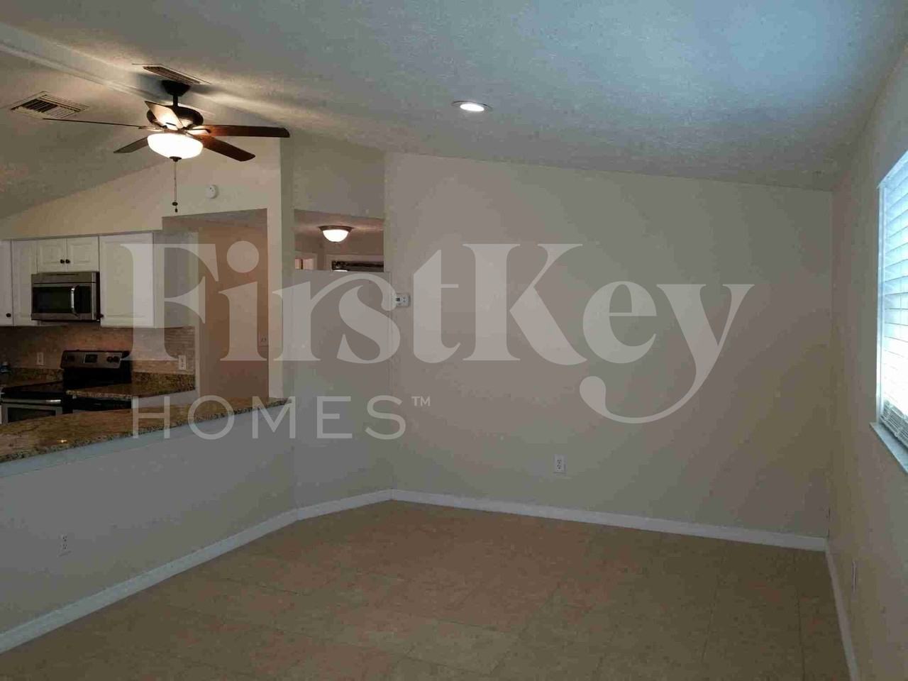 4232 Mesa Dr - Photo 4 of 27