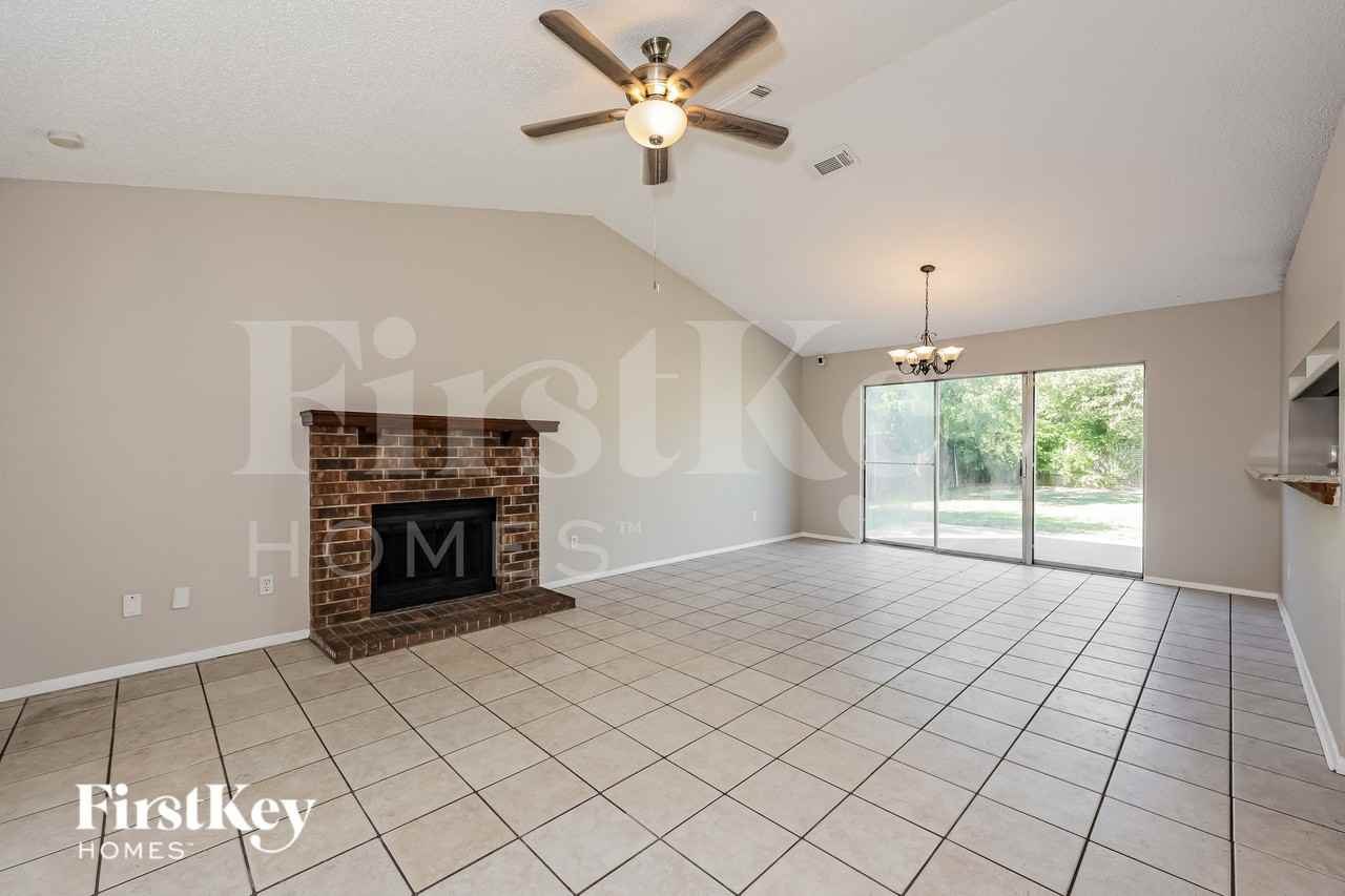 3729 Flintwood Trl - Photo 3 of 20