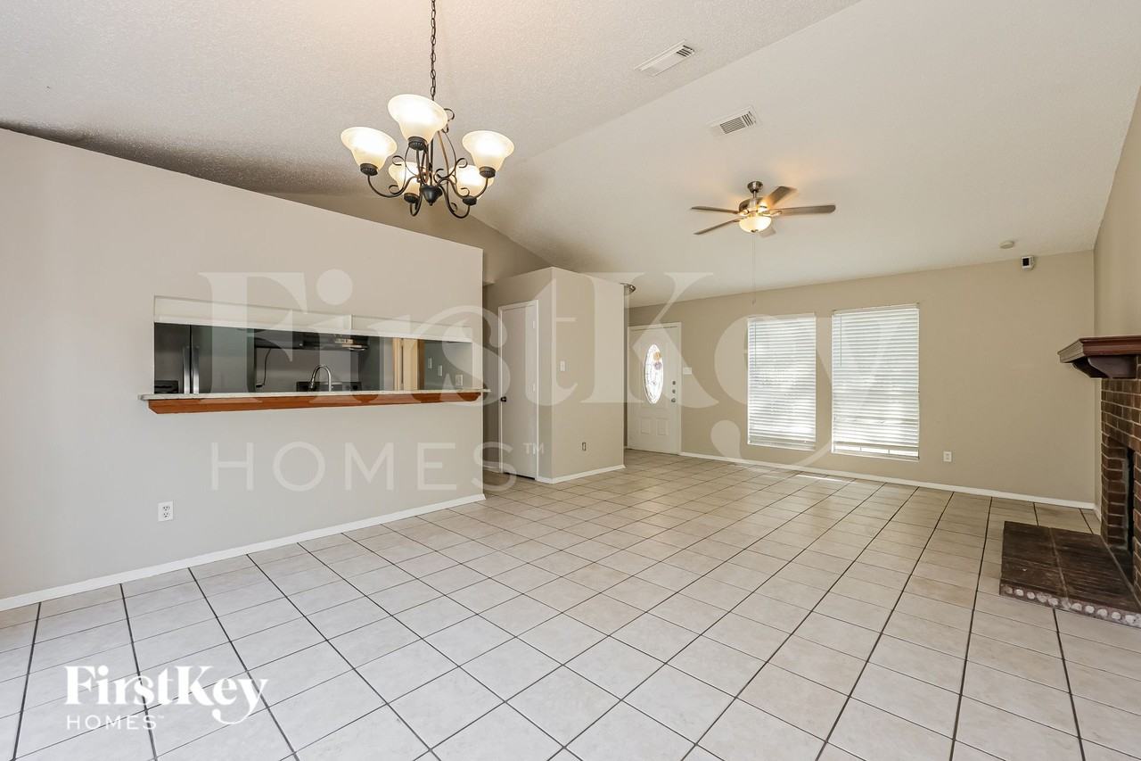 3729 Flintwood Trl - Photo 5 of 20