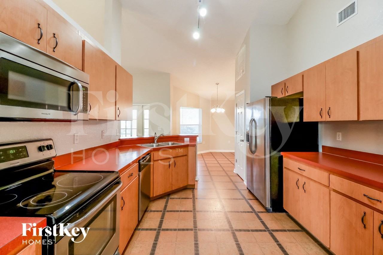 3519 Manor Loop - Photo 6 of 15
