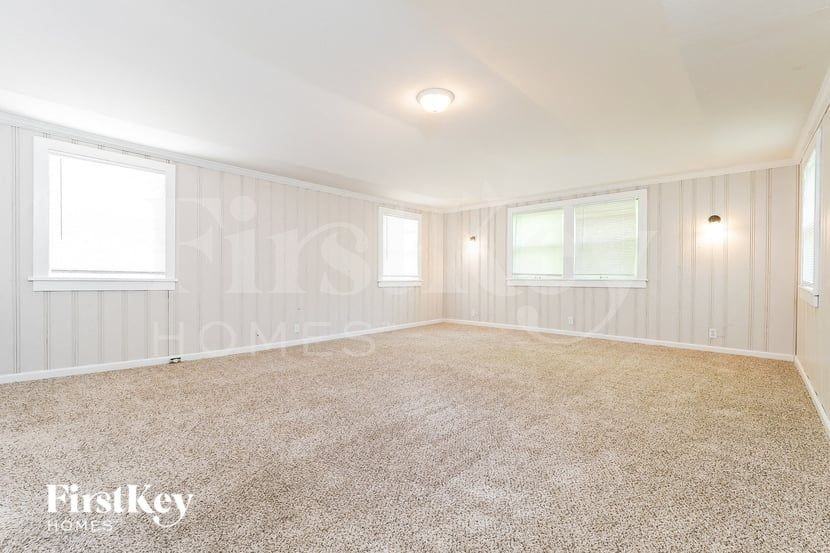 13224 Parker Ave - Photo 7 of 15