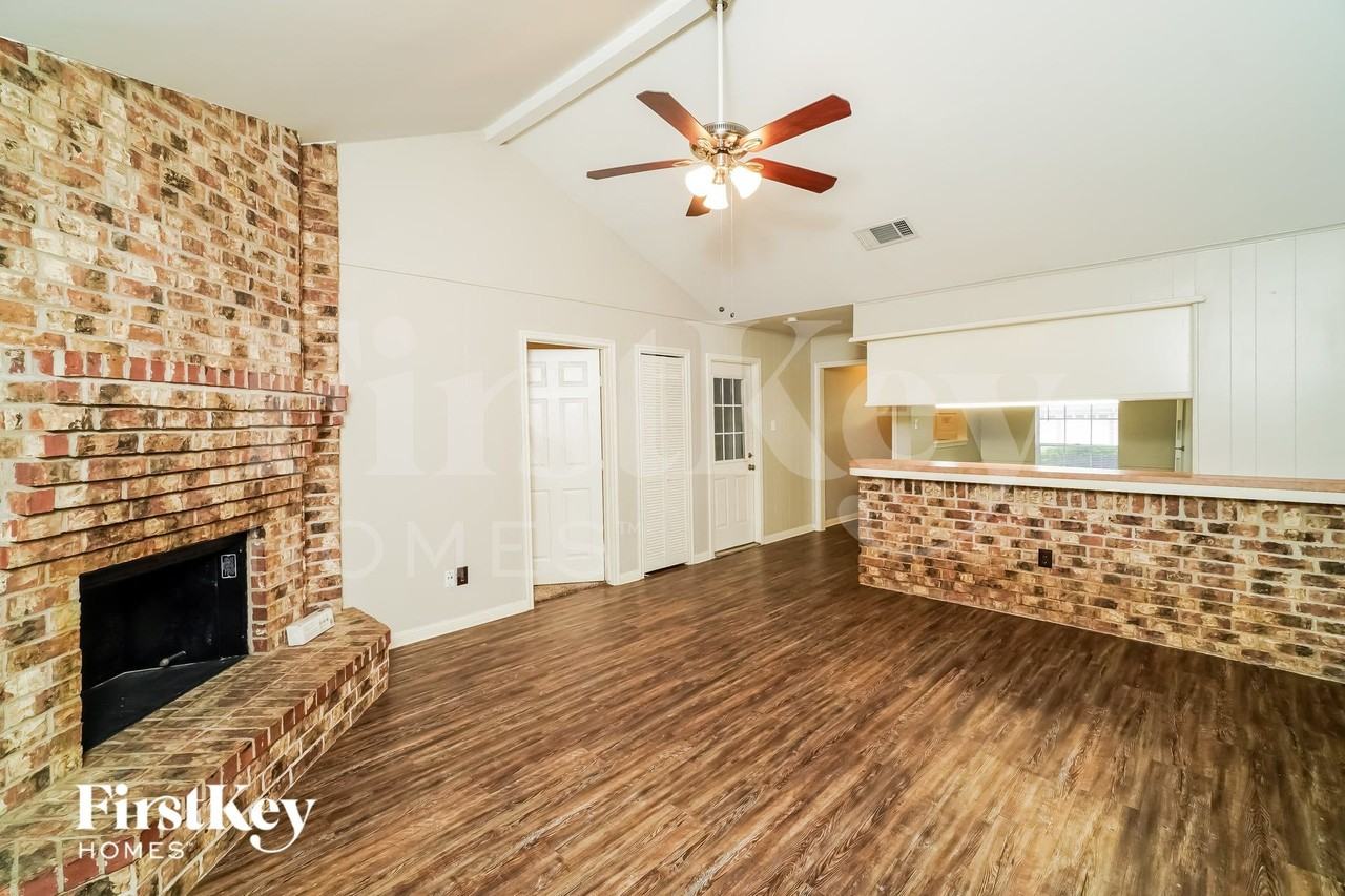 10430 Rustic Gate Rd - Photo 4 of 15