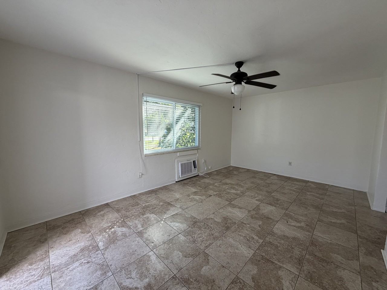 2821 40th Ave N - Photo 4 of 14