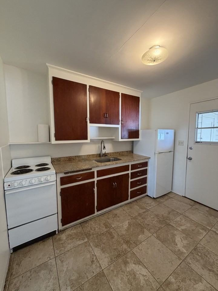 2821 40th Ave N - Photo 6 of 14