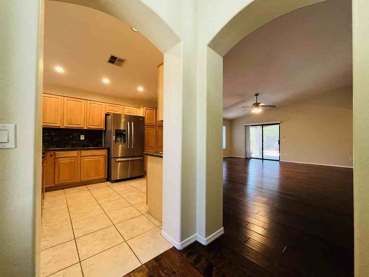 17802 N 41st Pl - Photo 6 of 22