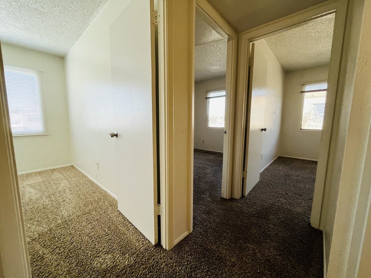 6713 W Devonshire Ave - Photo 5 of 20