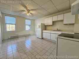 featured image of 53 Gore St #3