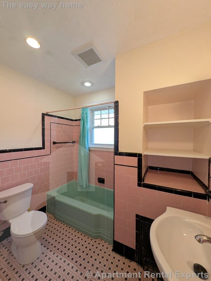 23 Chestnut St #2 - Photo 5 of 20