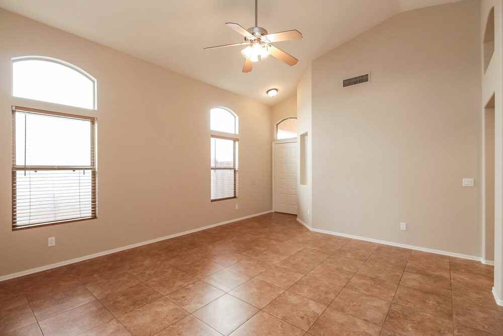 10042 E Carmel Ave - Photo 4 of 14