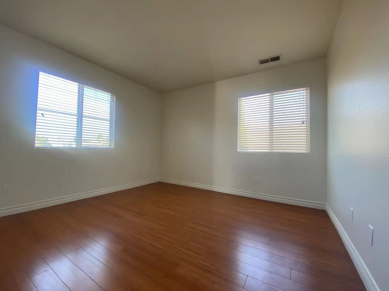 7825 Danbury Dr - Photo 4 of 15