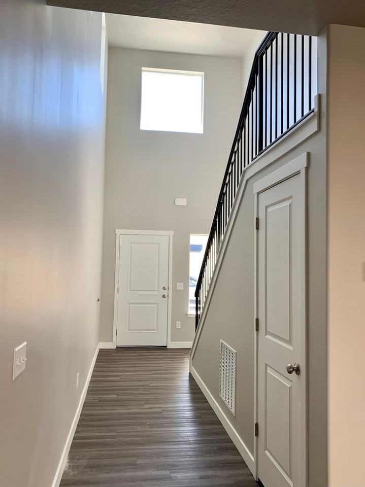854 W Wellington Ave - Photo 5 of 14