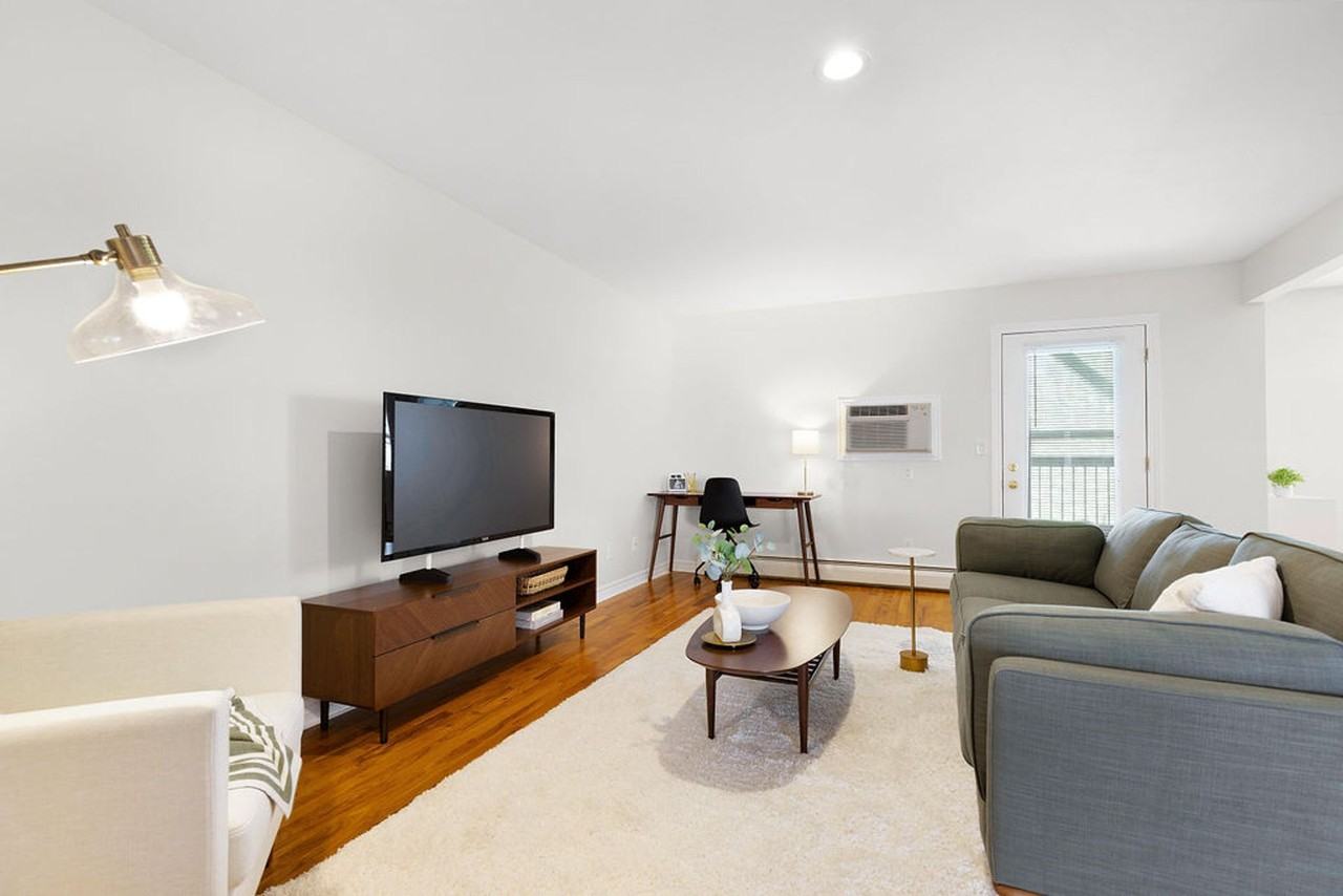 Carriage Garden Apartments - Photo 4 of 50