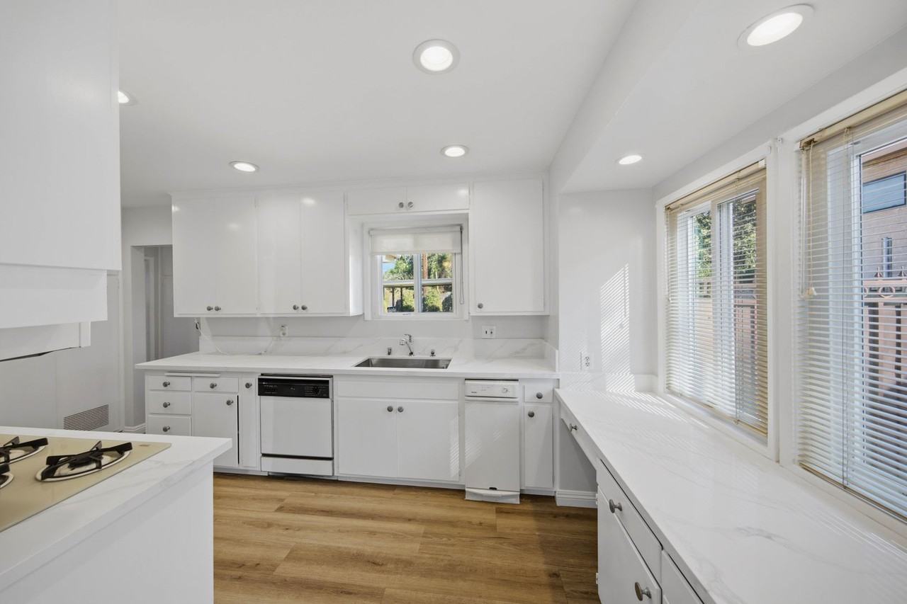 4546 Elm Ave - Photo 3 of 19