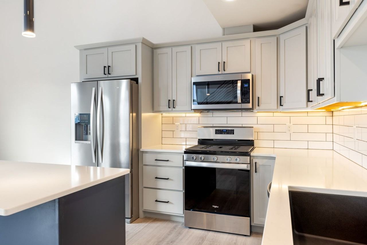2994 N 27th Ave #B - Photo 6 of 21