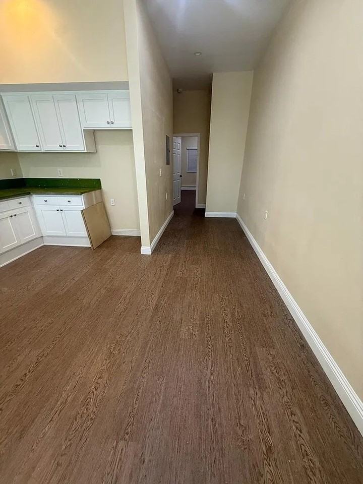 922 1/2 N Fickett St - Photo 3 of 10