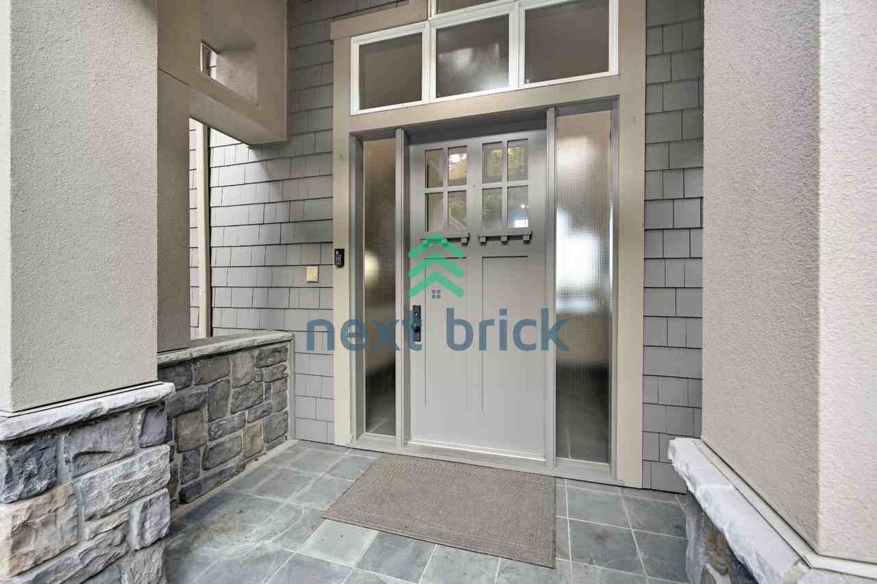 7268 N Mercer Way - Photo 4 of 39