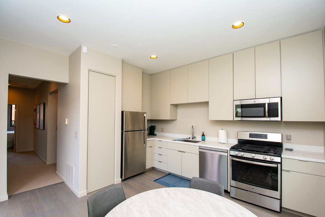 5 Montague Pl - Photo 2 of 25