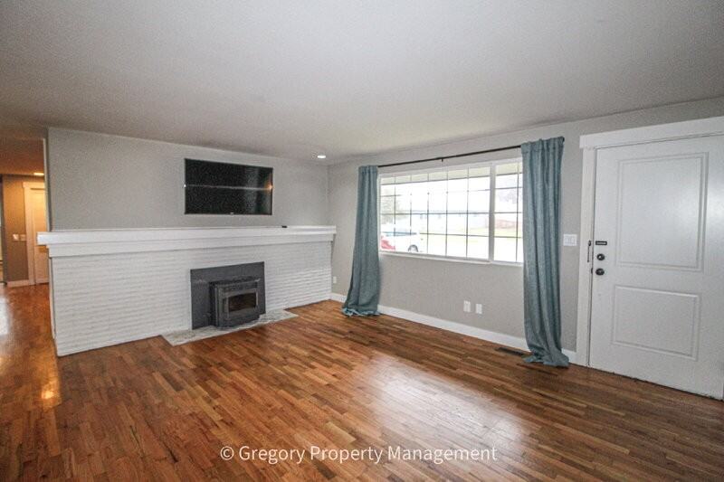 6120 178th St Sw - Photo 3 of 31