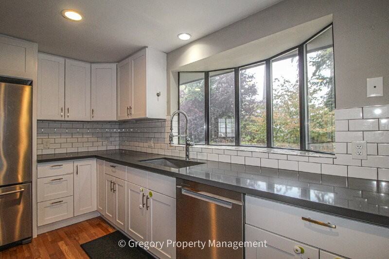 6120 178th St Sw - Photo 7 of 31