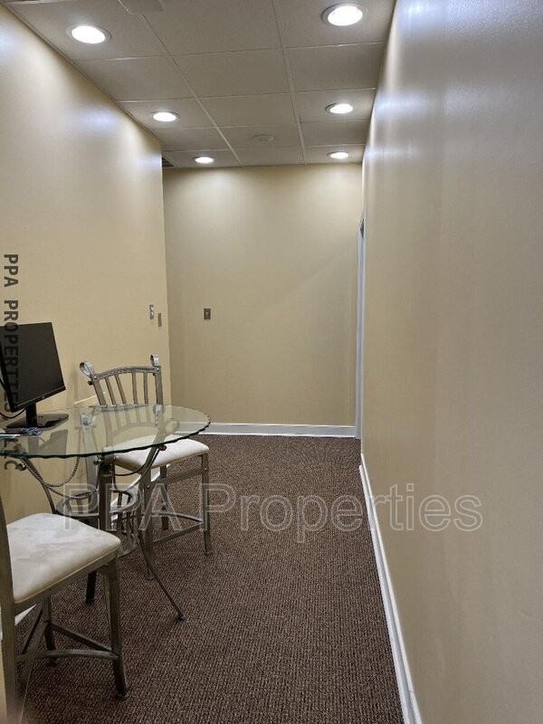 3717 University Dr - Photo 3 of 31