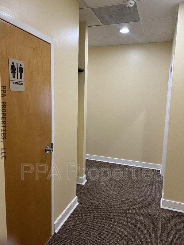 3717 University Dr - Photo 4 of 31