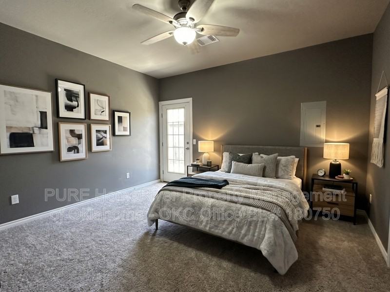 1027 Sw 92nd St - Photo 4 of 19