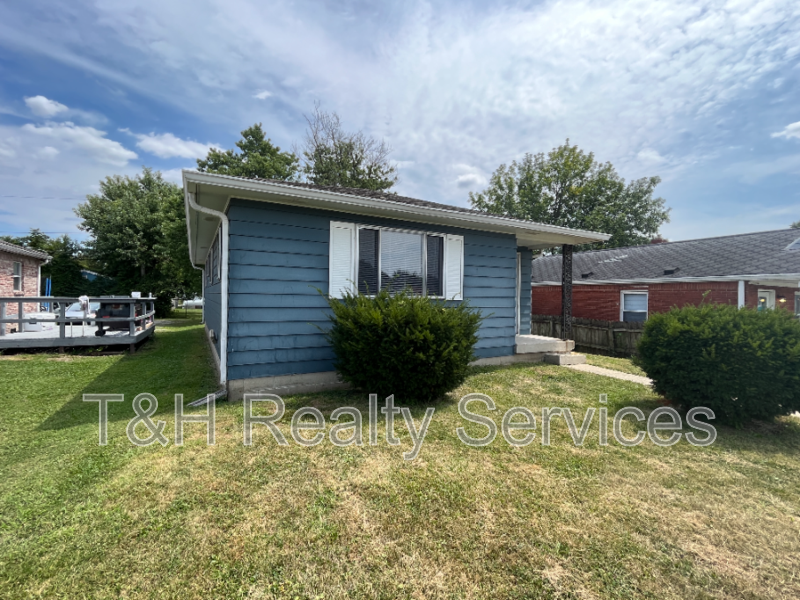 239 S Bradley Ave - Photo 5 of 24