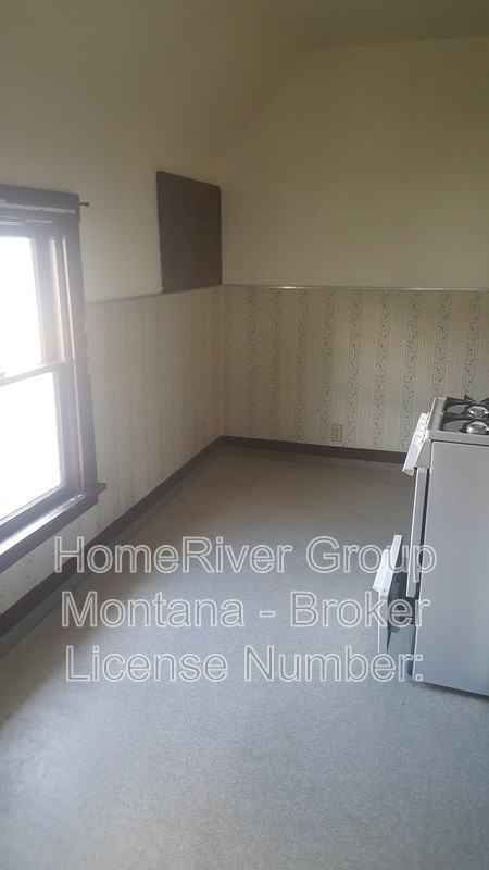 212 S 5th St E #2 - Photo 6 of 12