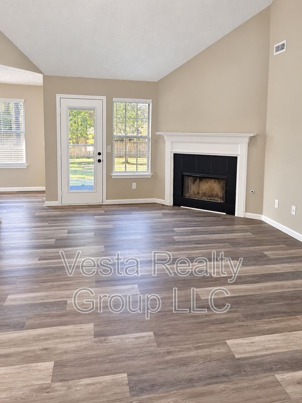407 Sage Ct - Photo 3 of 17