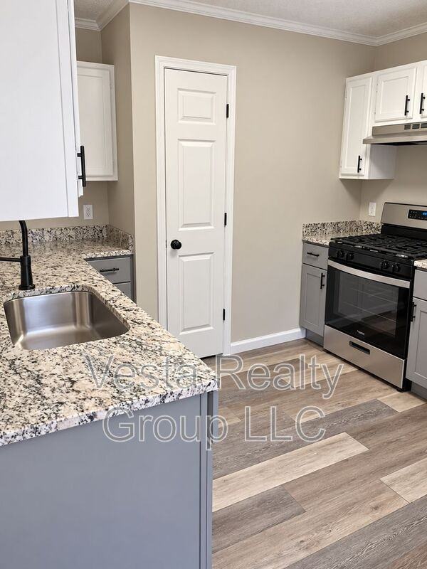 407 Sage Ct - Photo 5 of 17