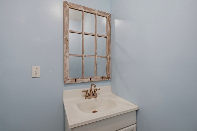 1424 Marshall St - Photo 7 of 20
