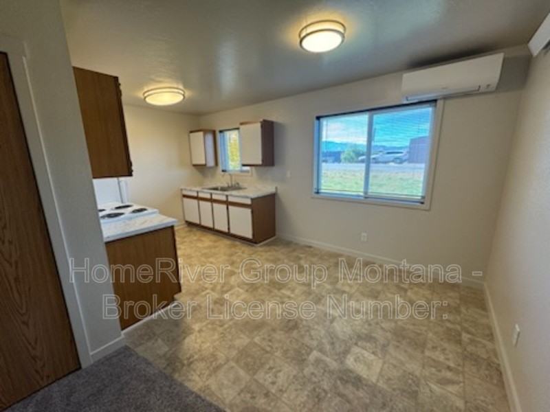 1420 S 2nd St W #C - Photo 4 of 14