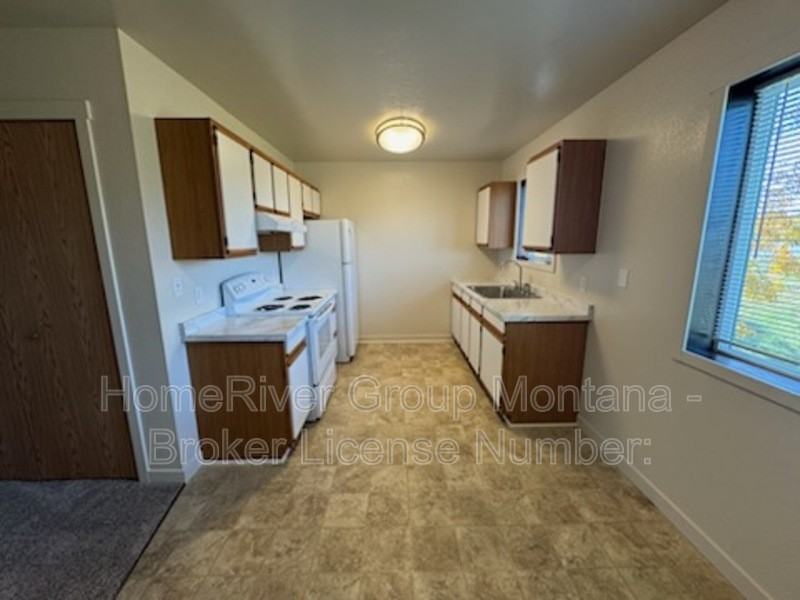 1420 S 2nd St W #C - Photo 5 of 14