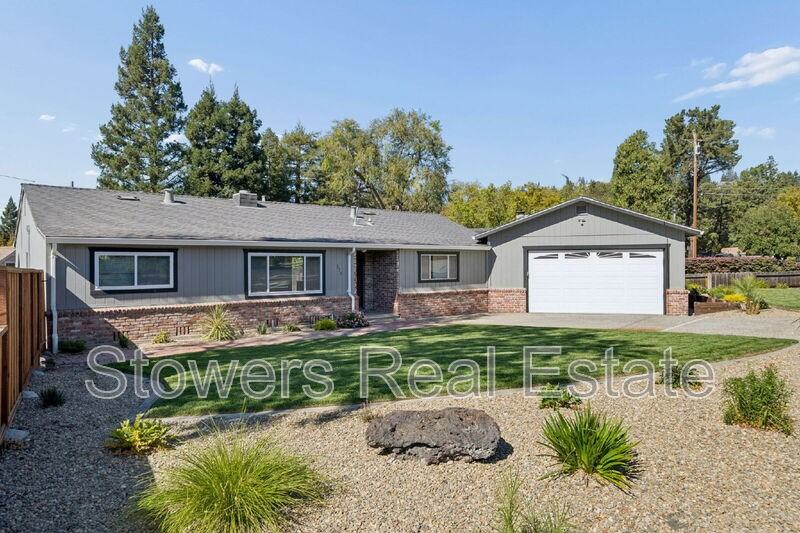 275 Cameo Dr - Photo 2 of 36