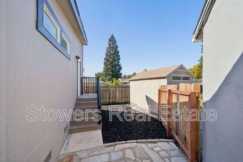 273 Cameo Dr - Photo 5 of 31