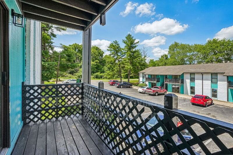 405 Spring St #C46 - Photo 3 of 26