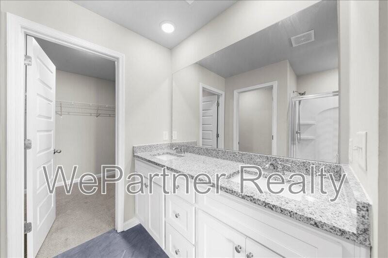 107 Peterson St - Photo 7 of 13