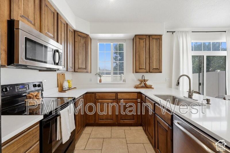 474 Walton Dr - Photo 7 of 42