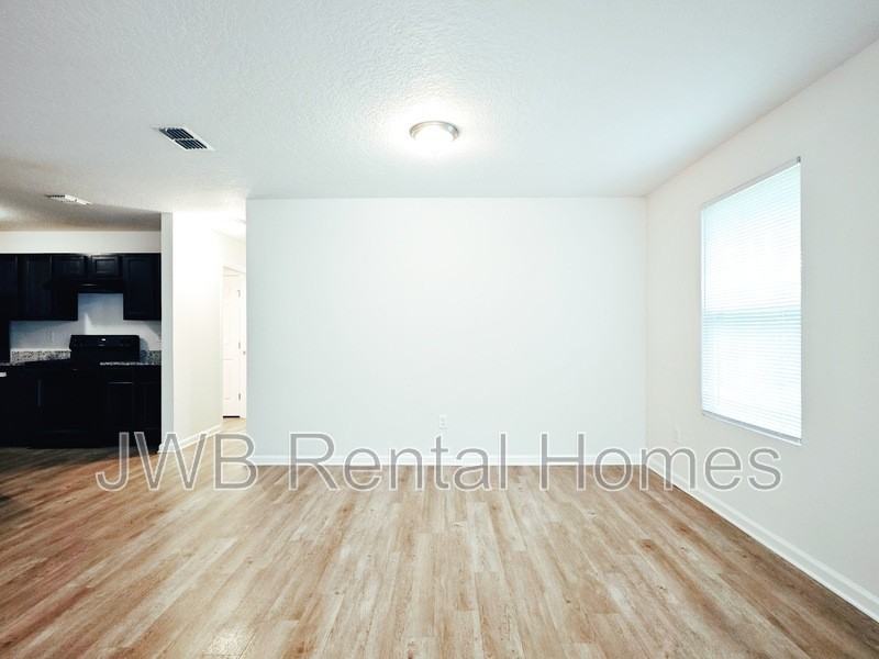 8062 Mattox Ave - Photo 4 of 12