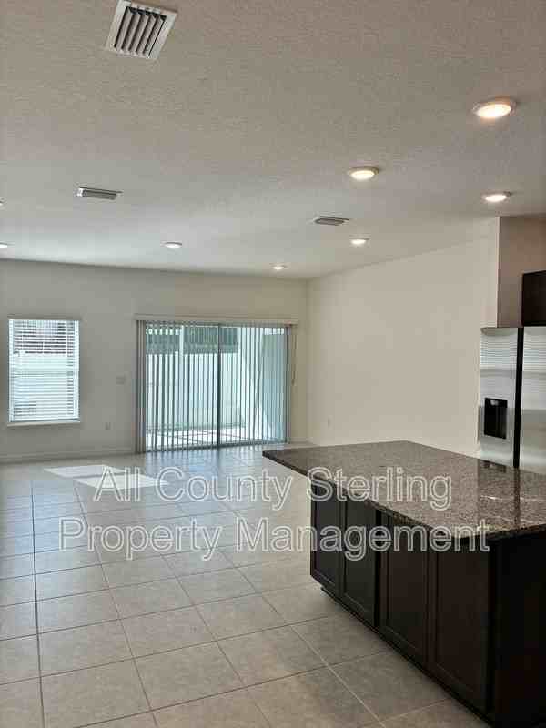 12523 Nw 7th Pl - Photo 3 of 23