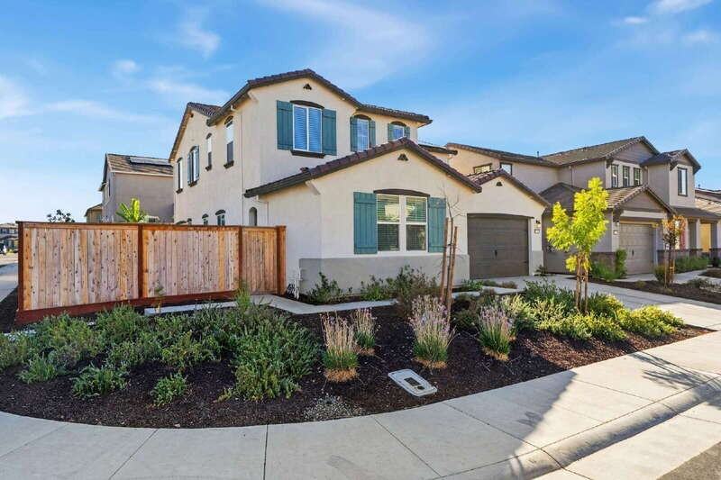 12700 Crossbill Way - Photo 2 of 31