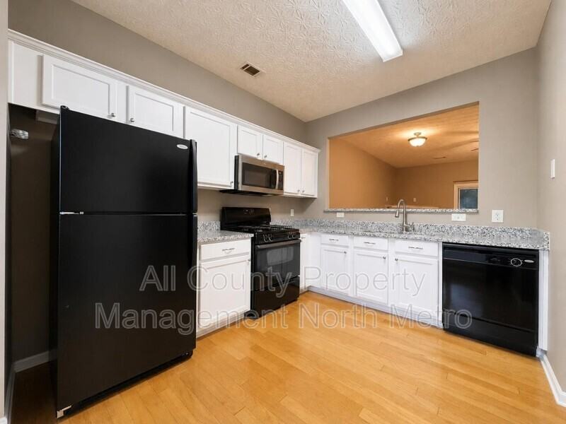 65 Pearl Chambers Dr - Photo 4 of 13