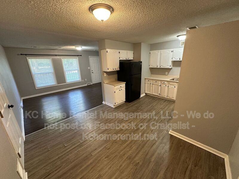 7705 E 113th St - Photo 6 of 29