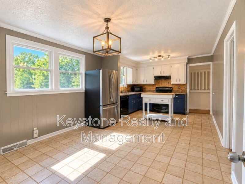 240 E Old Trenton Rd - Photo 2 of 16