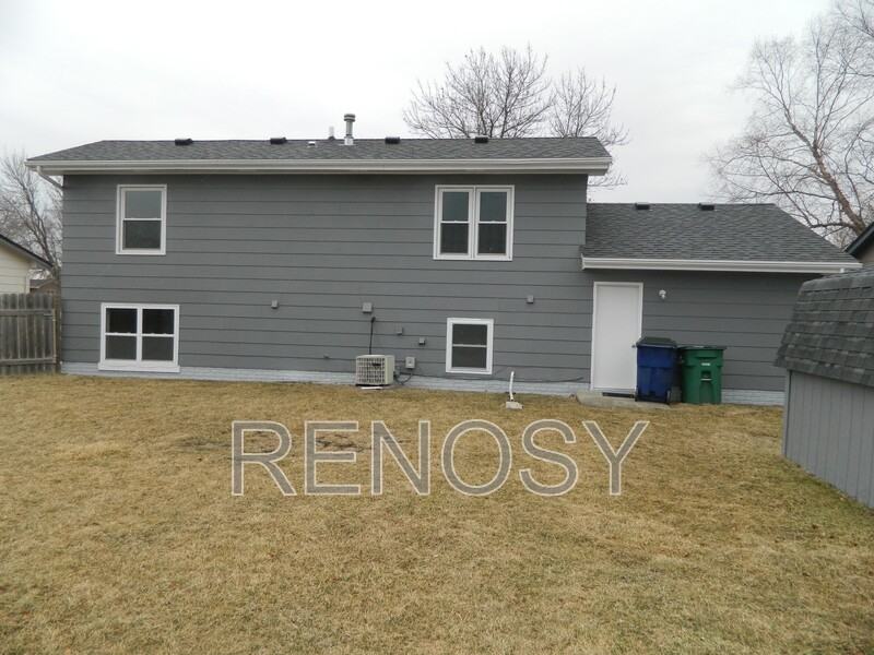 808 Ne Jacob St - Photo 2 of 20