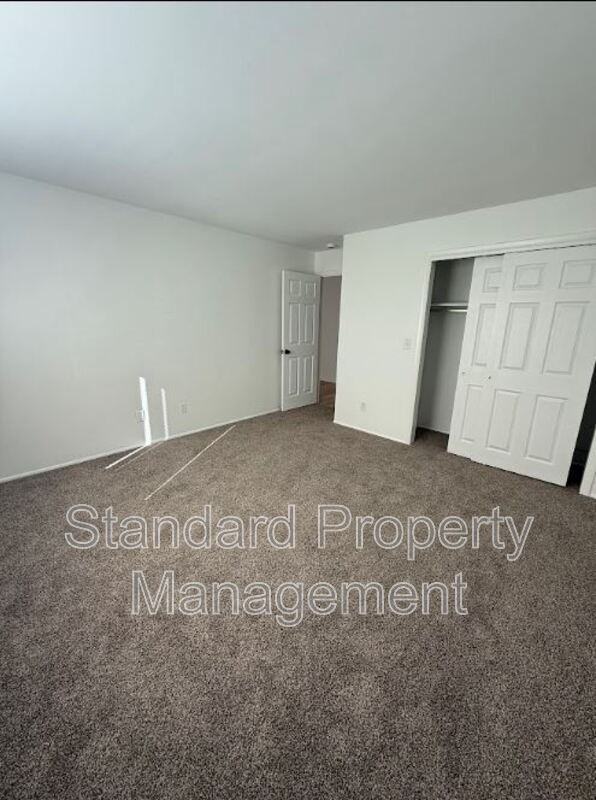 2630 Dewey Ave - Photo 2 of 10