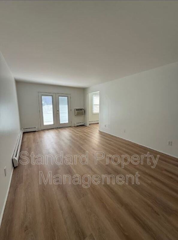 2630 Dewey Ave - Photo 3 of 10